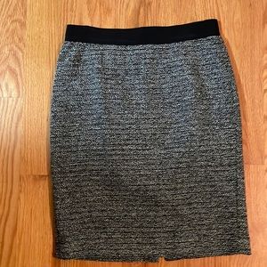 Womens black tweed pencil skirt - Ann Taylor, size 4